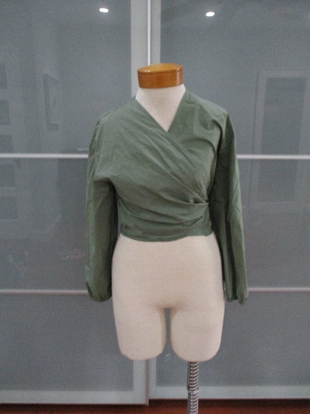 In Good Company Stretch Cotton "Fenton" Wrap Top in Pistachio XS Long Sleeve NWT